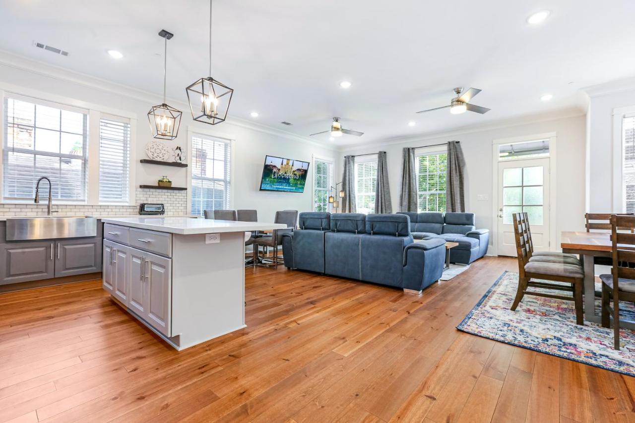 Hosteeva Chic Urban Retreat W Pool Steps To St Charles Ave And Near Bourbon St Apartment New Orleans Exterior photo